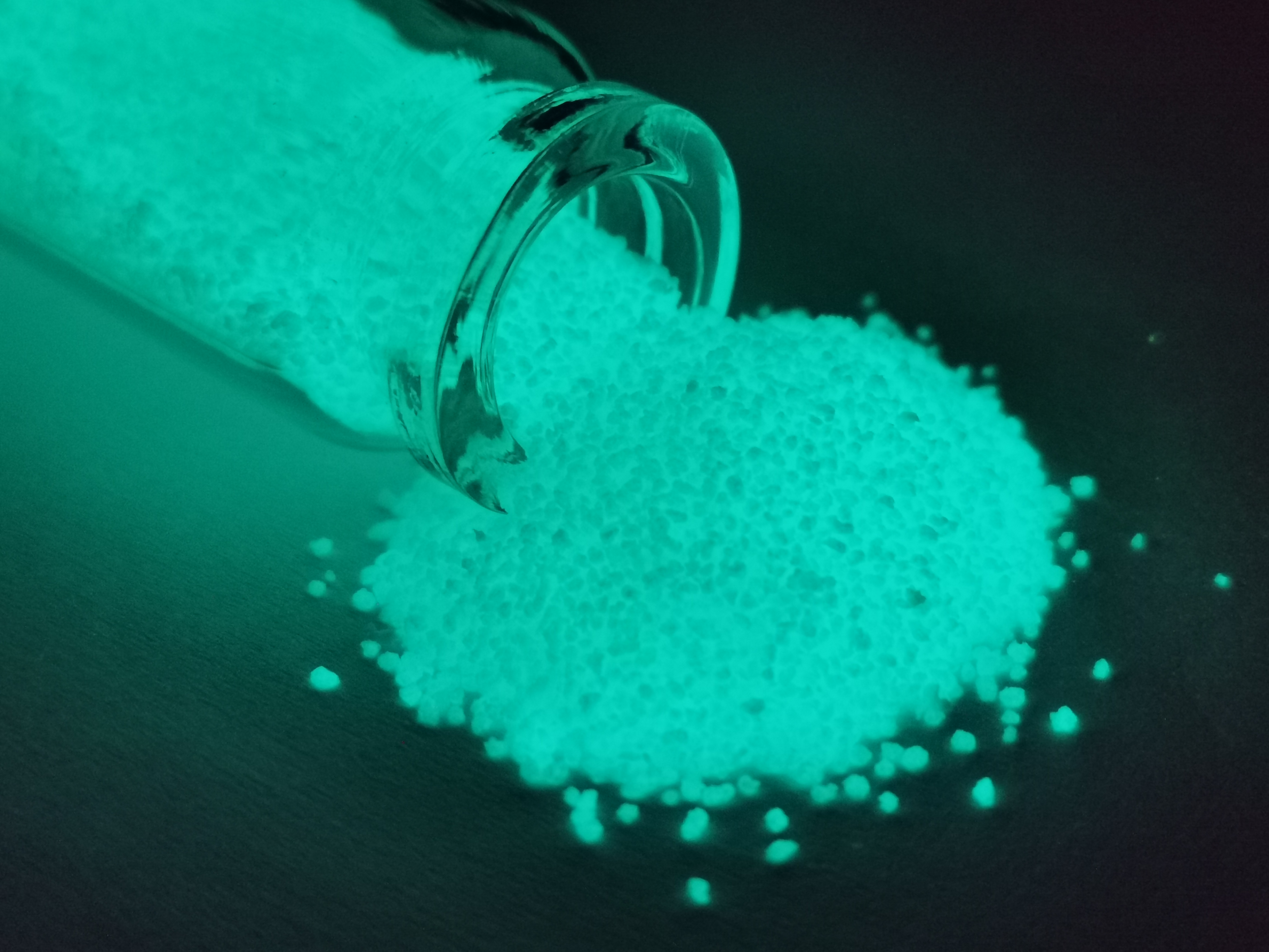 你知道如何正确使用发光粉吗